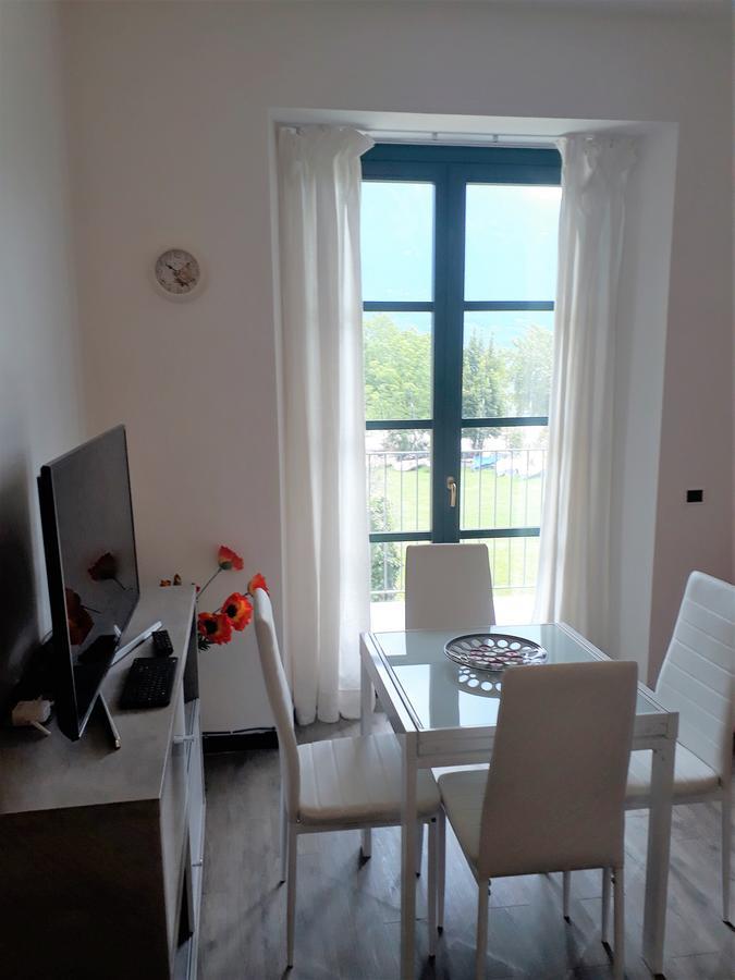 Campione Giulia Exclusive Lakefront Apartment By Gardadomusmea Кампіоне-дель-Ґарда Екстер'єр фото